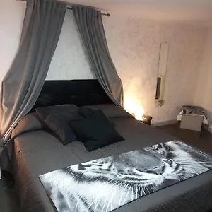 terra-mia-naples-80138.hotels-amalfi.com/